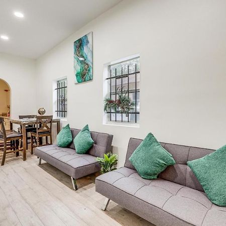 Large, Central, Lovely & Cozy 4Bed/2Bath - House By Everbank Stadium Jacksonville Exteriér fotografie