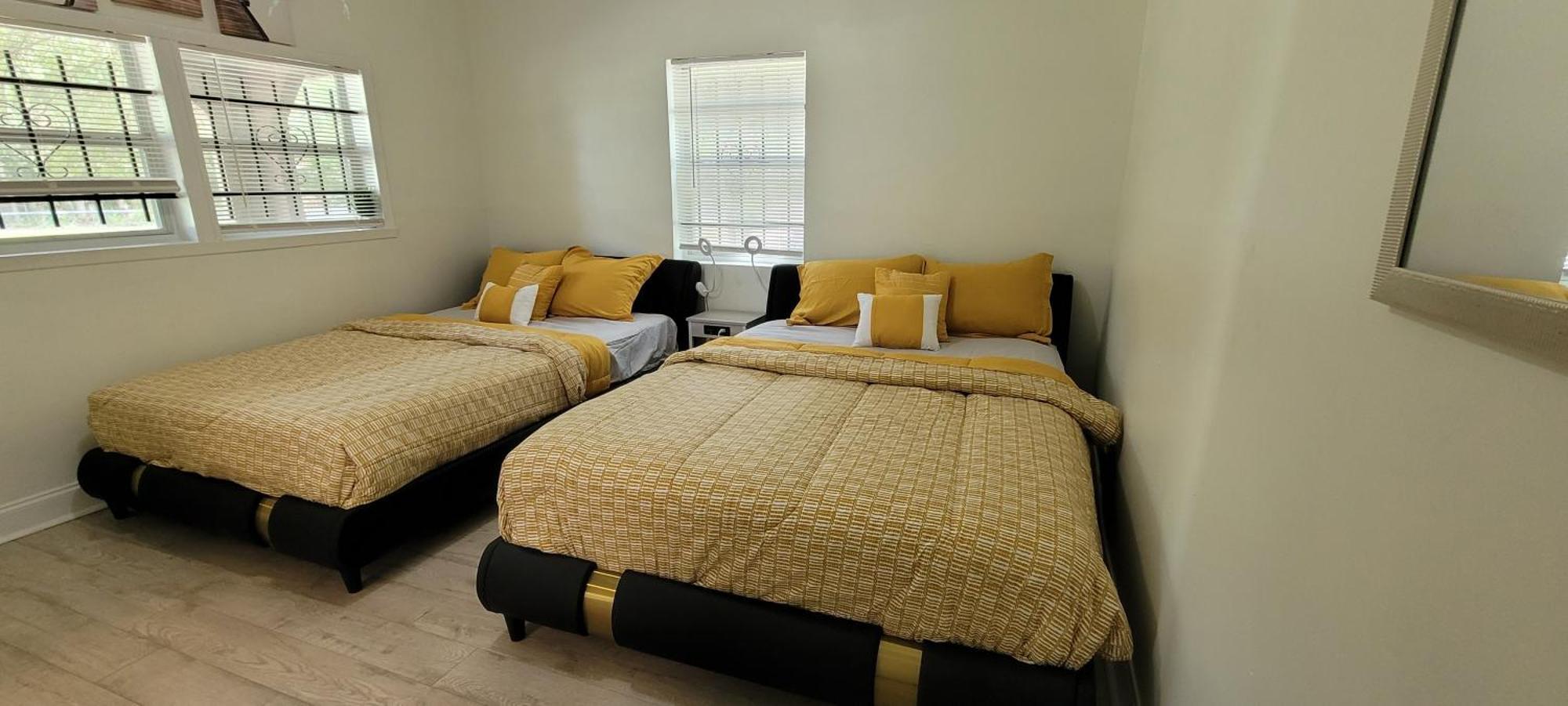 Large, Central, Lovely & Cozy 4Bed/2Bath - House By Everbank Stadium Jacksonville Exteriér fotografie